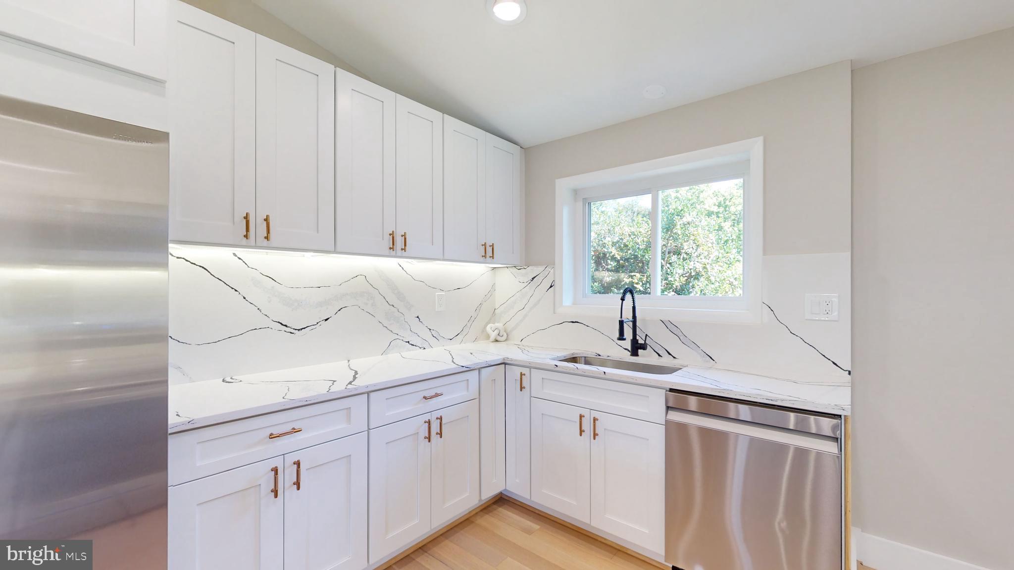 4409 Park Road Alexandria, VA 22312 - Photo 3 of 37 Gallery Image 3