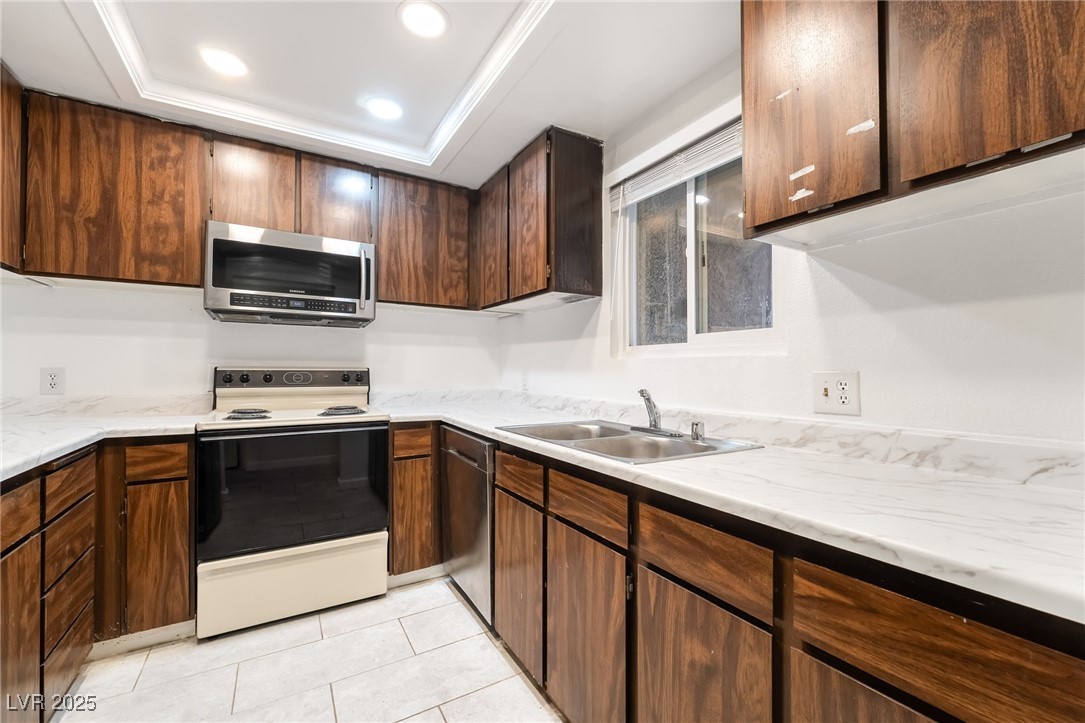 1675 Jupiter Court, Unit D Las Vegas, NV 89119 - Photo 6 of 15