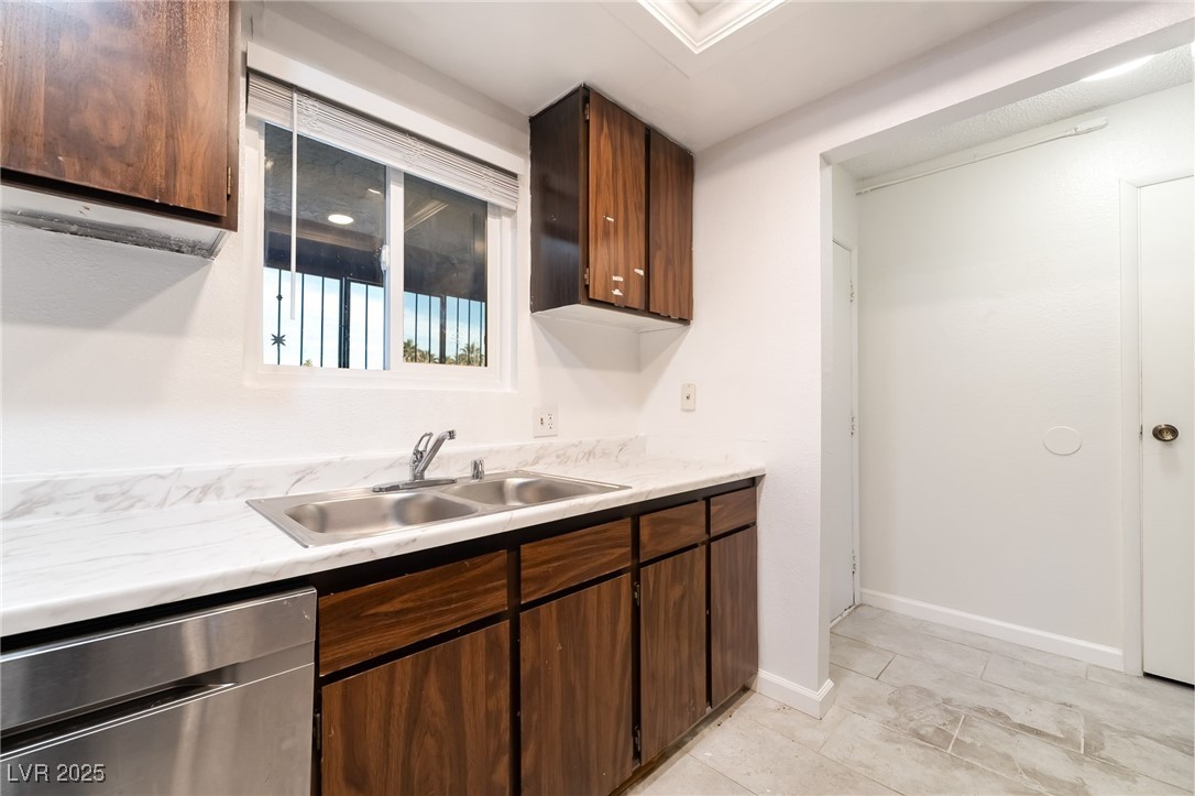 1675 Jupiter Court, Unit D Las Vegas, NV 89119 - Photo 7 of 15