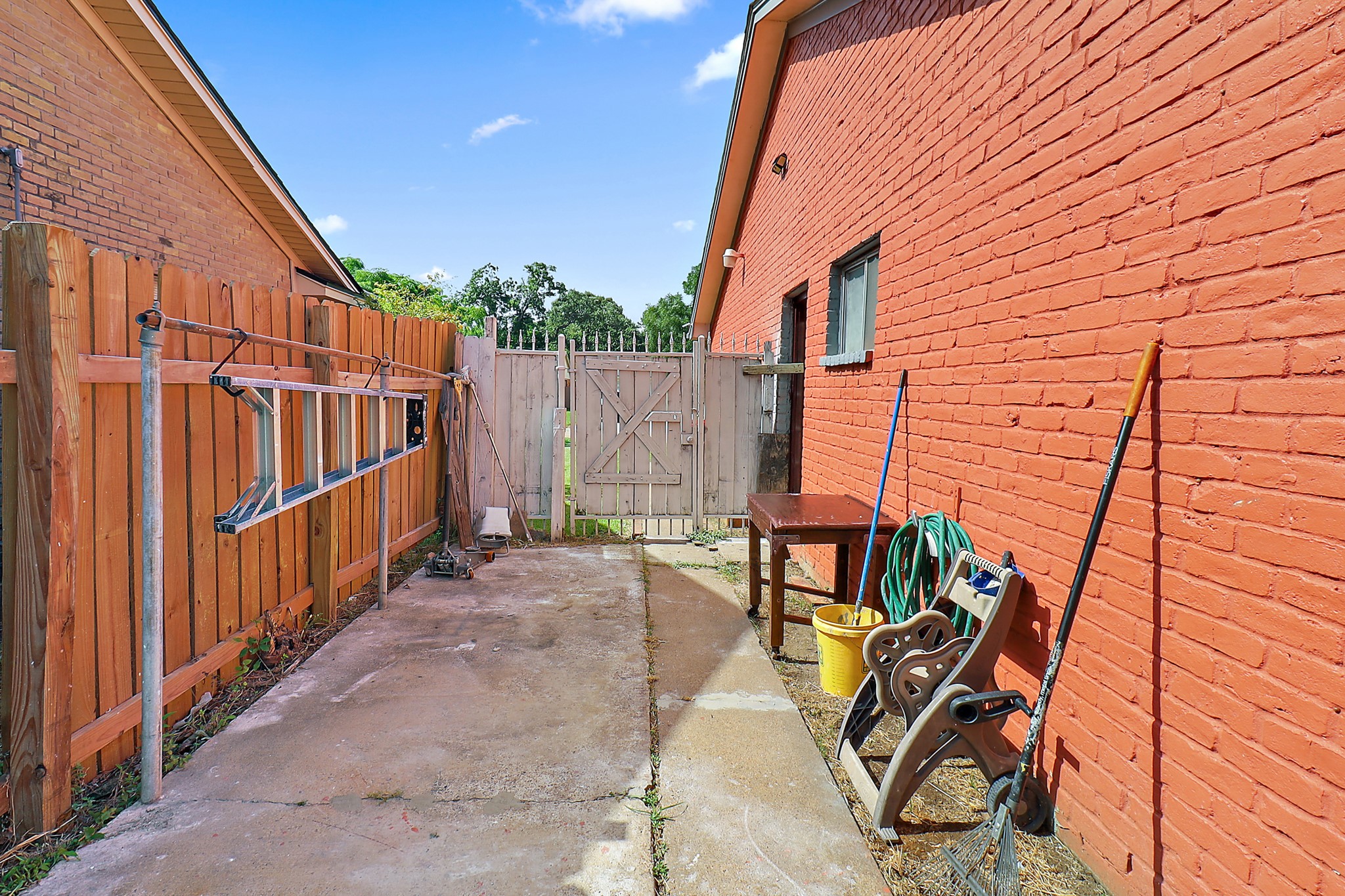 111 Grantham Road Baytown, TX 77521 - Photo 23 of 28