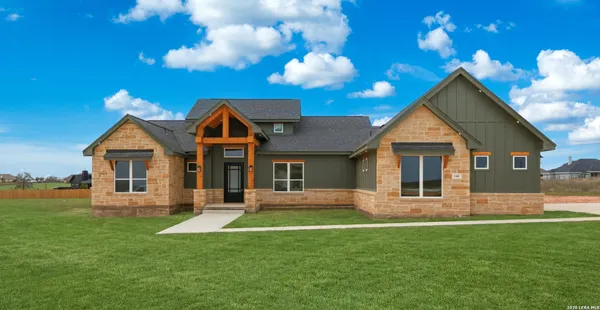 $649,000 | 140 Sunset Drive, La Vernia, TX 78121