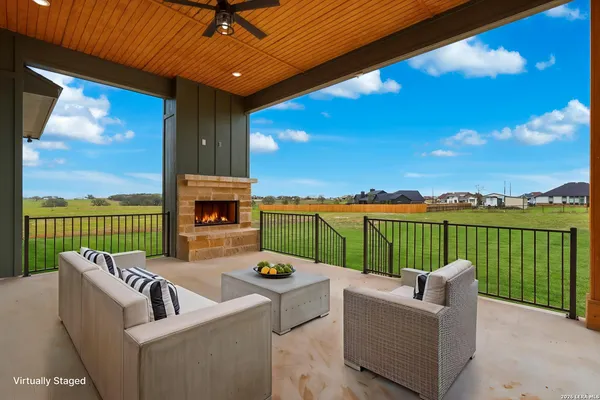 $649,000 | 140 Sunset Drive, La Vernia, TX 78121