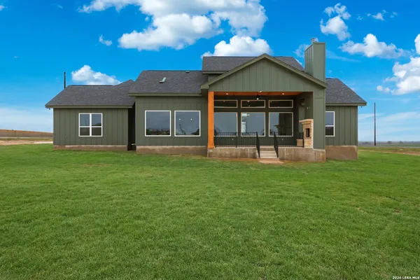 $649,000 | 140 Sunset Drive, La Vernia, TX 78121