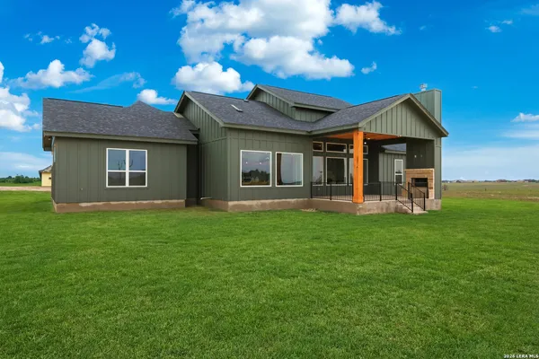 $649,000 | 140 Sunset Drive, La Vernia, TX 78121