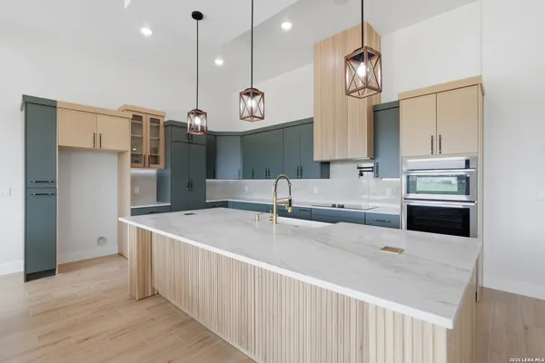 $649,000 | 140 Sunset Drive, La Vernia, TX 78121