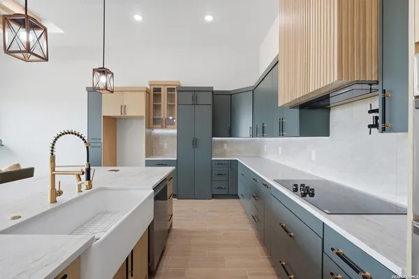 $649,000 | 140 Sunset Drive, La Vernia, TX 78121