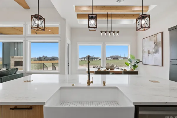 $649,000 | 140 Sunset Drive, La Vernia, TX 78121