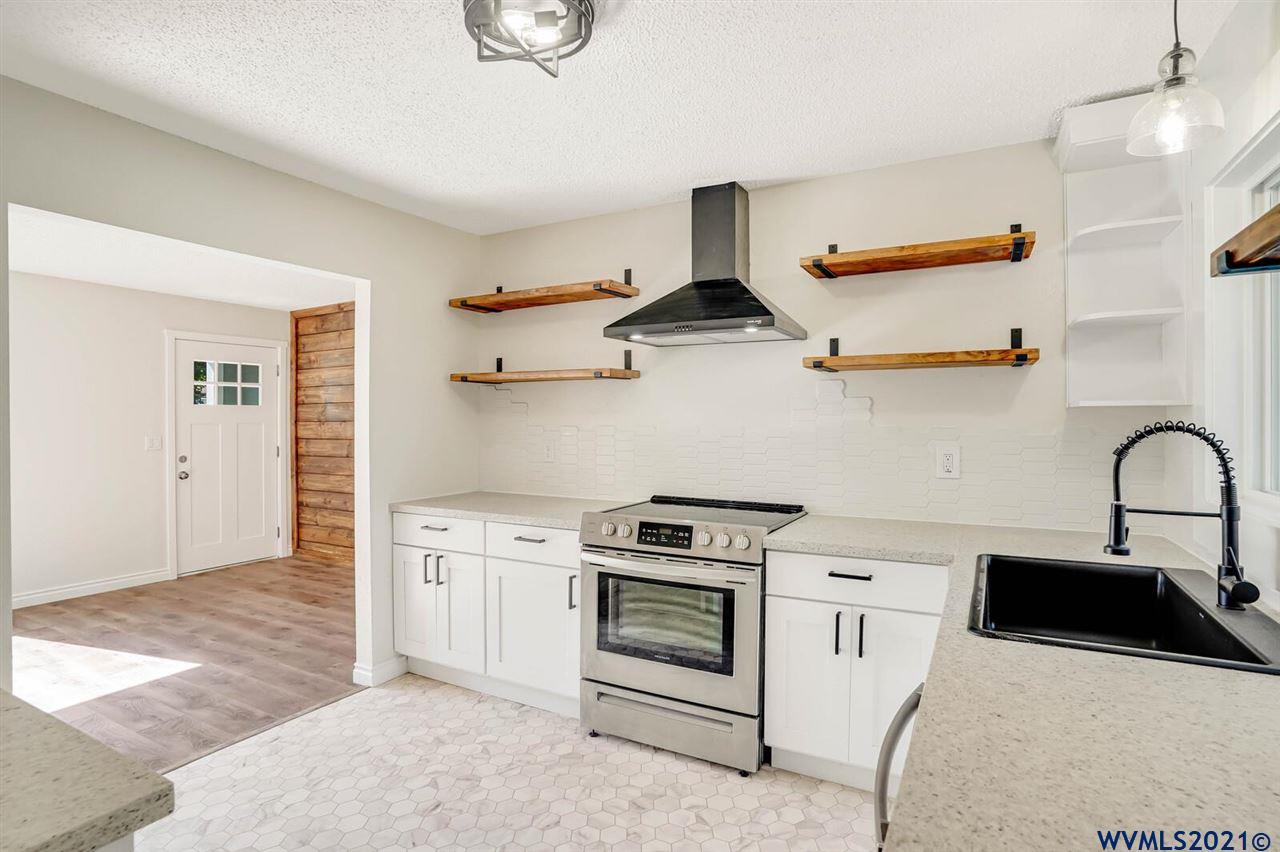 1321 Filbert Street Lebanon, OR 97355 - Photo 12 of 38 Gallery Image 12