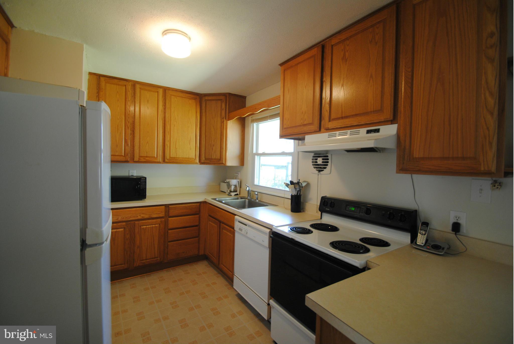 8110 Russell Road Alexandria, VA 22309 - Photo 12 of 29 Kitchen