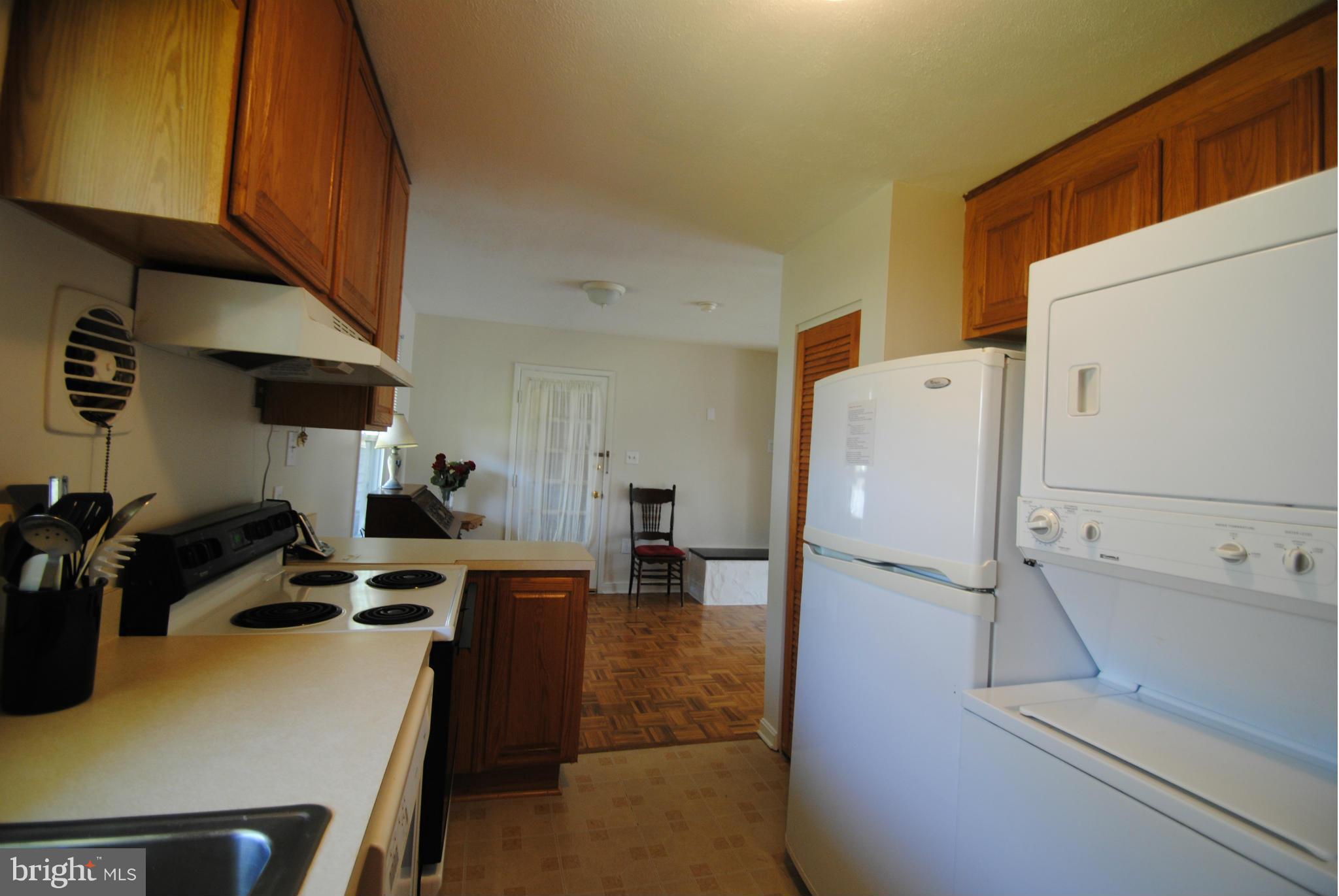 8110 Russell Road Alexandria, VA 22309 - Photo 13 of 29 Kitchen to Dining Room