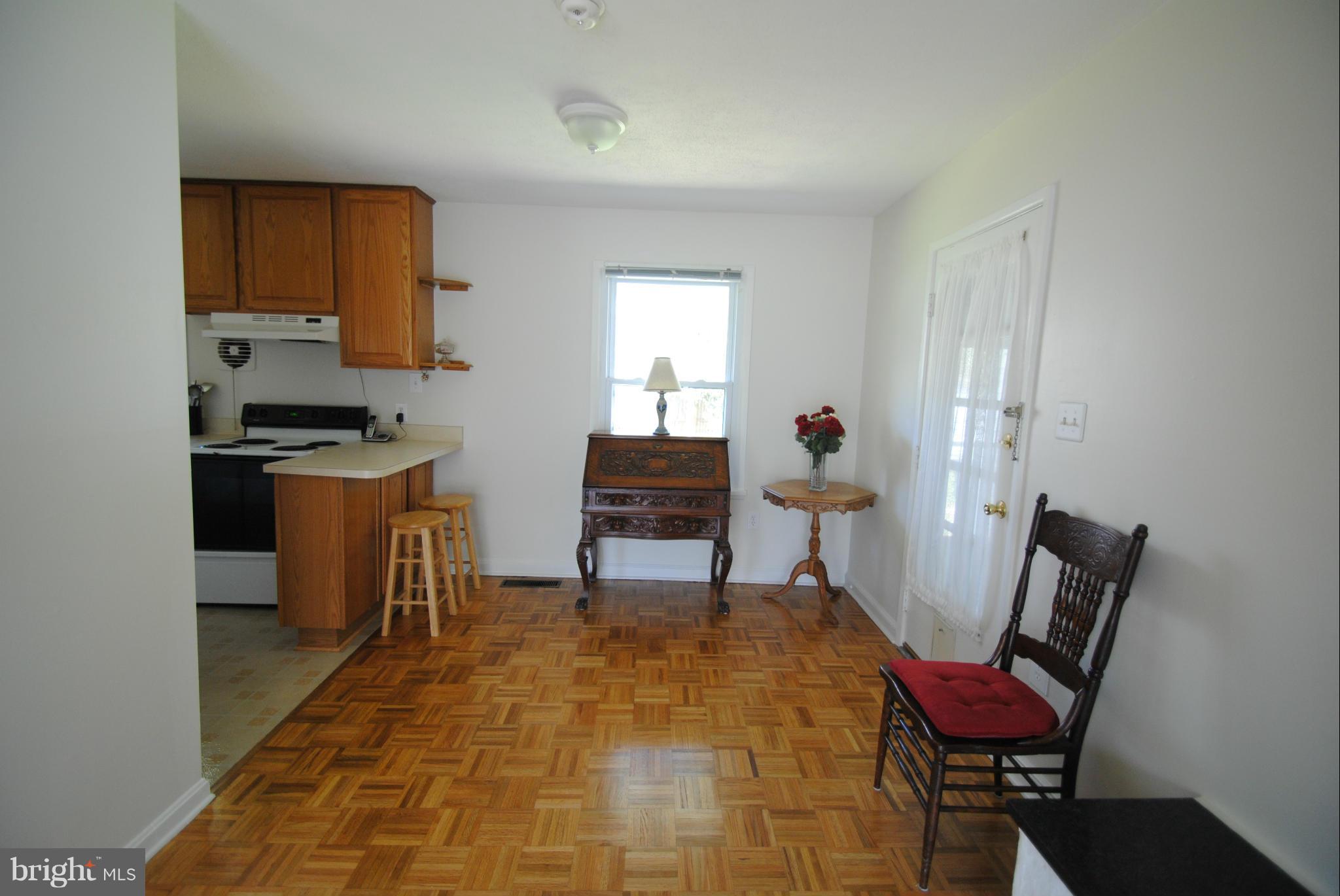 8110 Russell Road Alexandria, VA 22309 - Photo 9 of 29 Dining Room