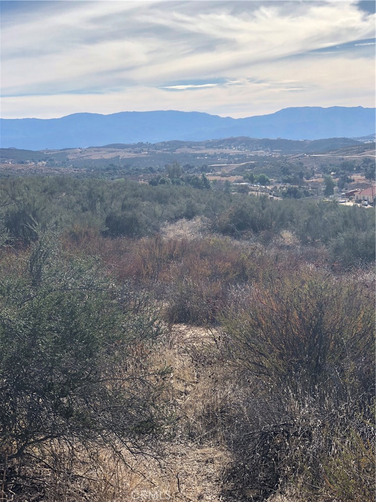 29 Rocky Knoll Road Hemet, CA 92544 - Photo 3 of 8 a view of an outdoor space with mountain view