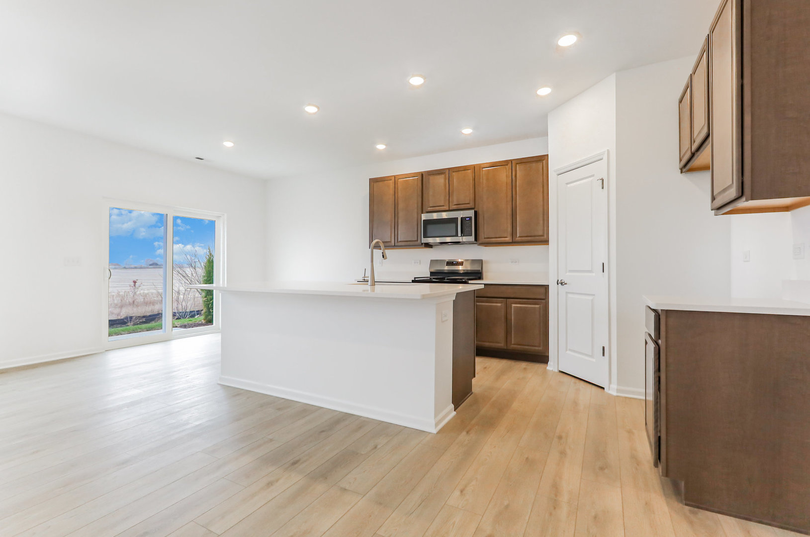 15230 South Hepworth Place, Unit 15230 Plainfield, IL 60544 - Photo 5 of 17