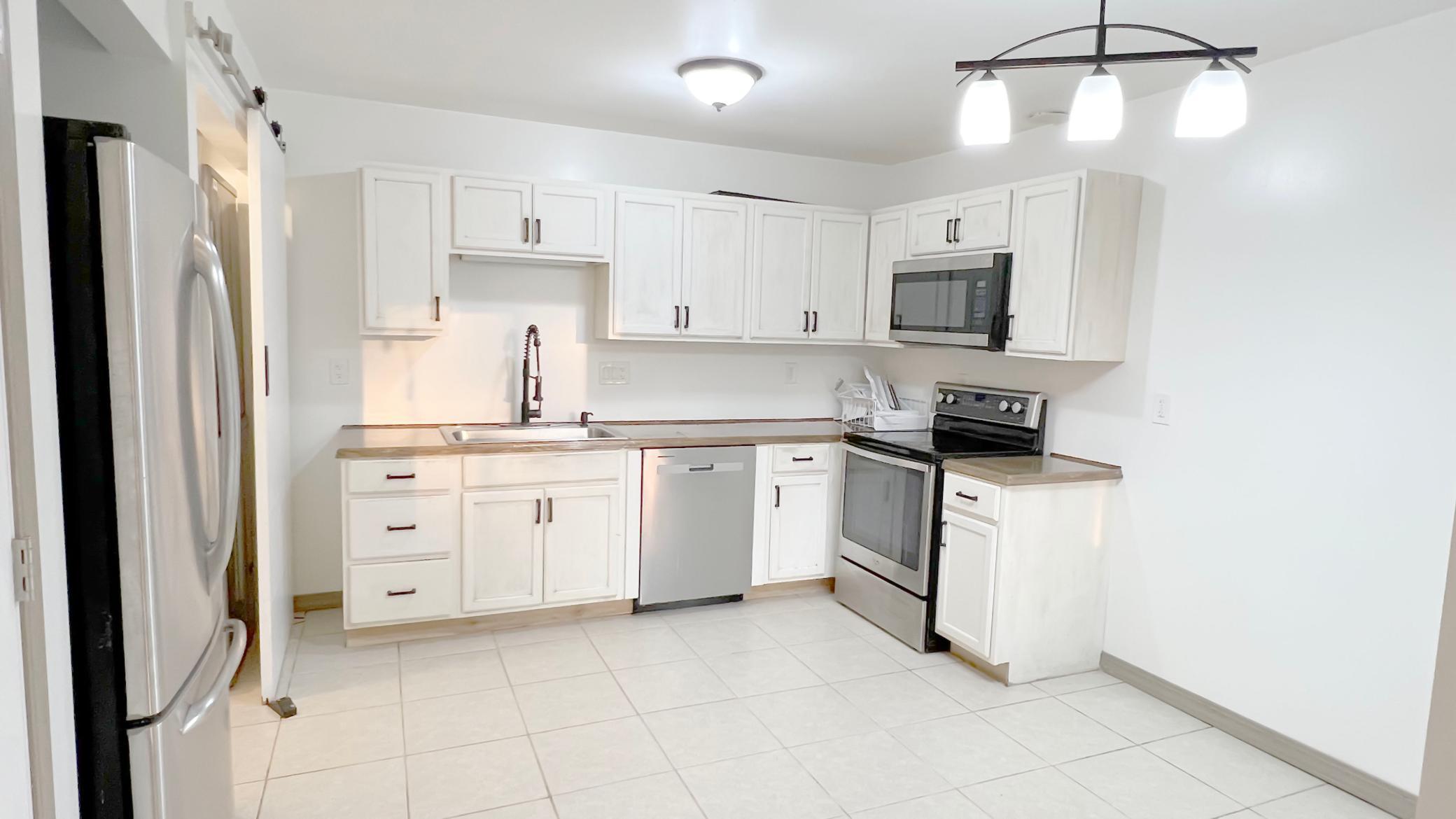 7694 Dunmore Road Woodbury, MN 55125 - Photo 2 of 24