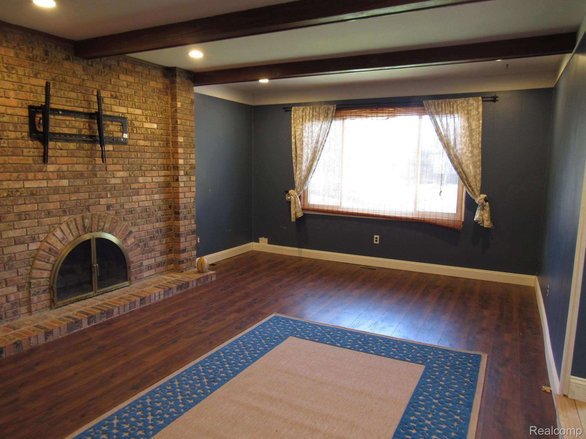2136 Elkhorn Drive Rochester, MI 48307 - Photo 24 of 44 2136 ELKHORN LN ROCHESTER HILLS MI (162).JPG