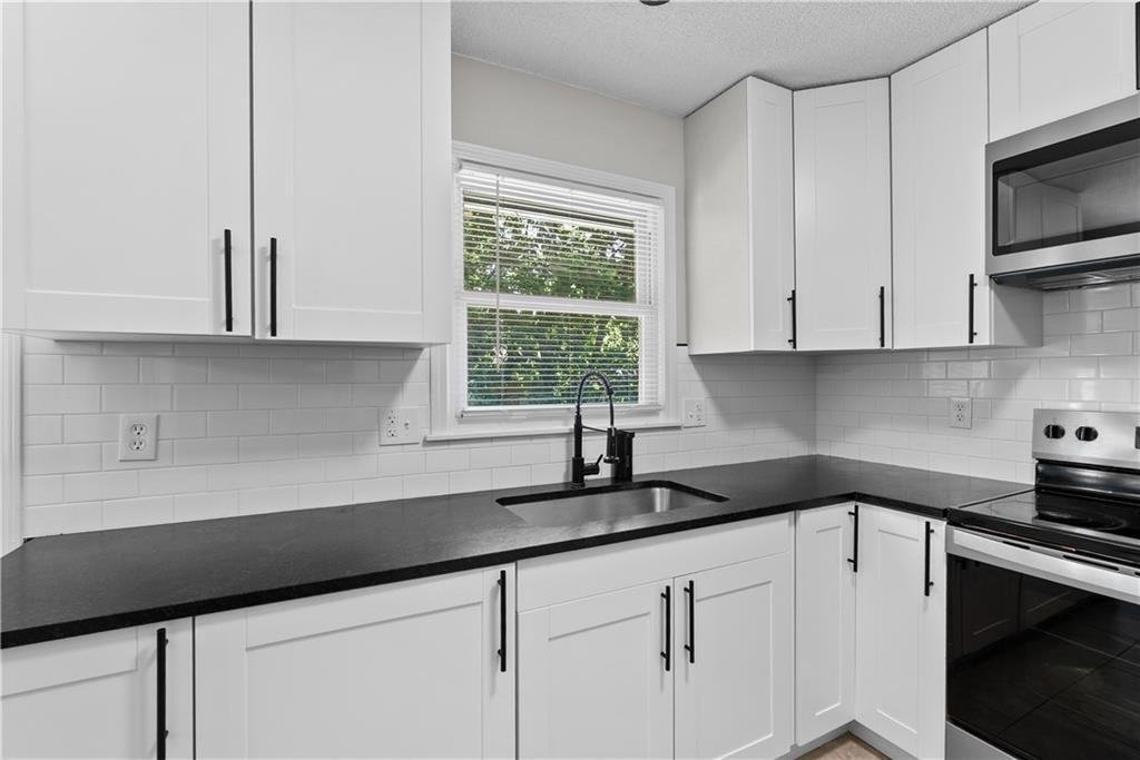 13205 Overhill Road Grandview, MO 64030 - Photo 6 of 22