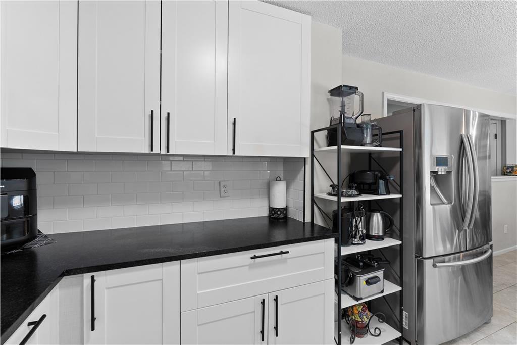 13205 Overhill Road Grandview, MO 64030 - Photo 7 of 22