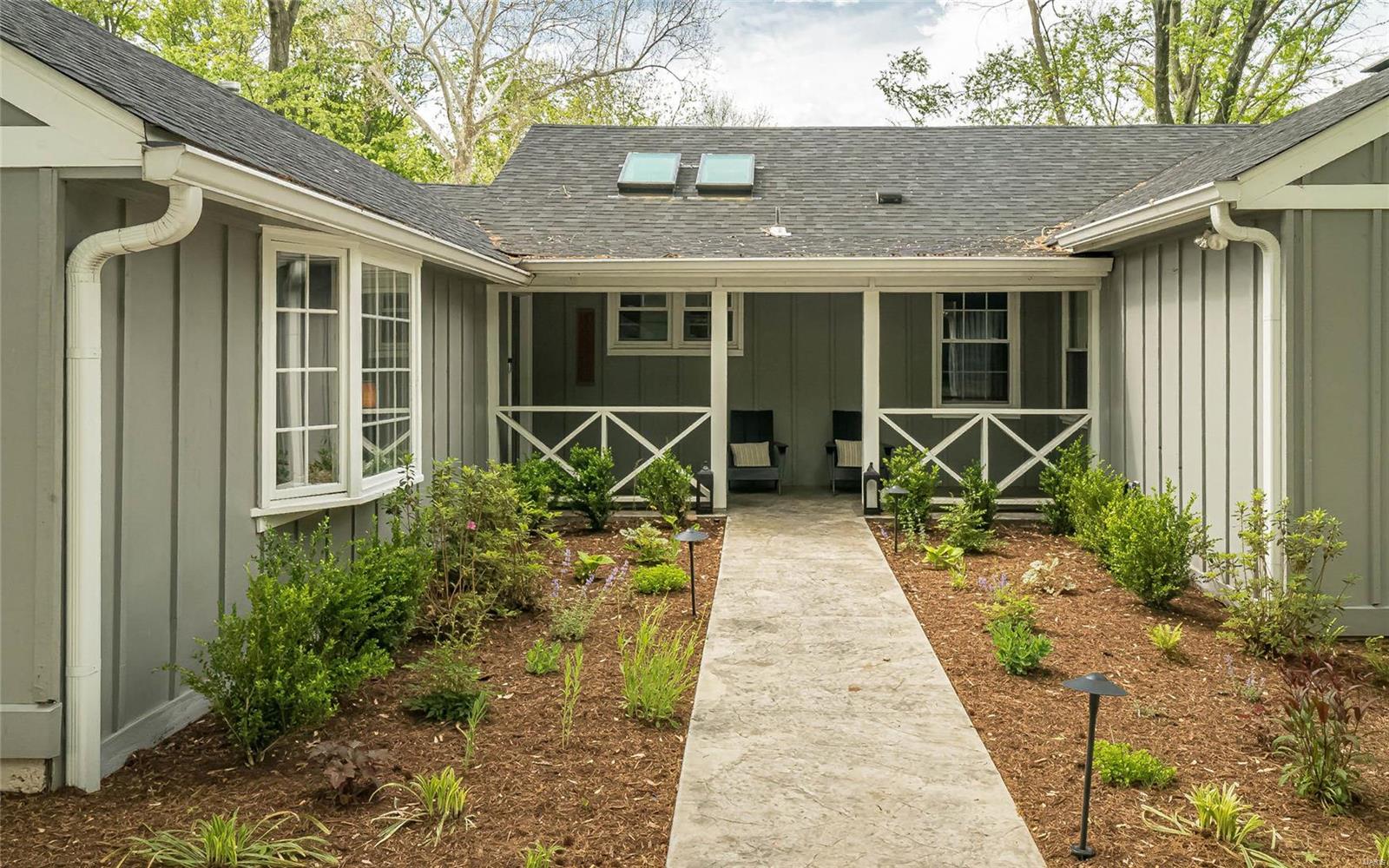 10504 Conway Road Frontenac, MO 63131 - Photo 4 of 51 Gallery Image 4