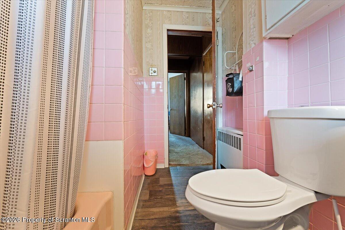 810 George Street Throop, PA 18512 - Photo 24 of 55 31-Second Floor Front