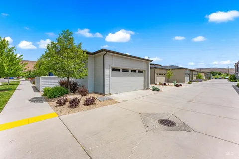 $710,000 | 4453 East Parkcenter Boulevard, Boise, ID 83716