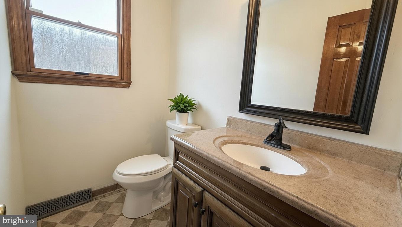 510 Laurel Hill Road Bangor, PA 18013 - Photo 11 of 27
