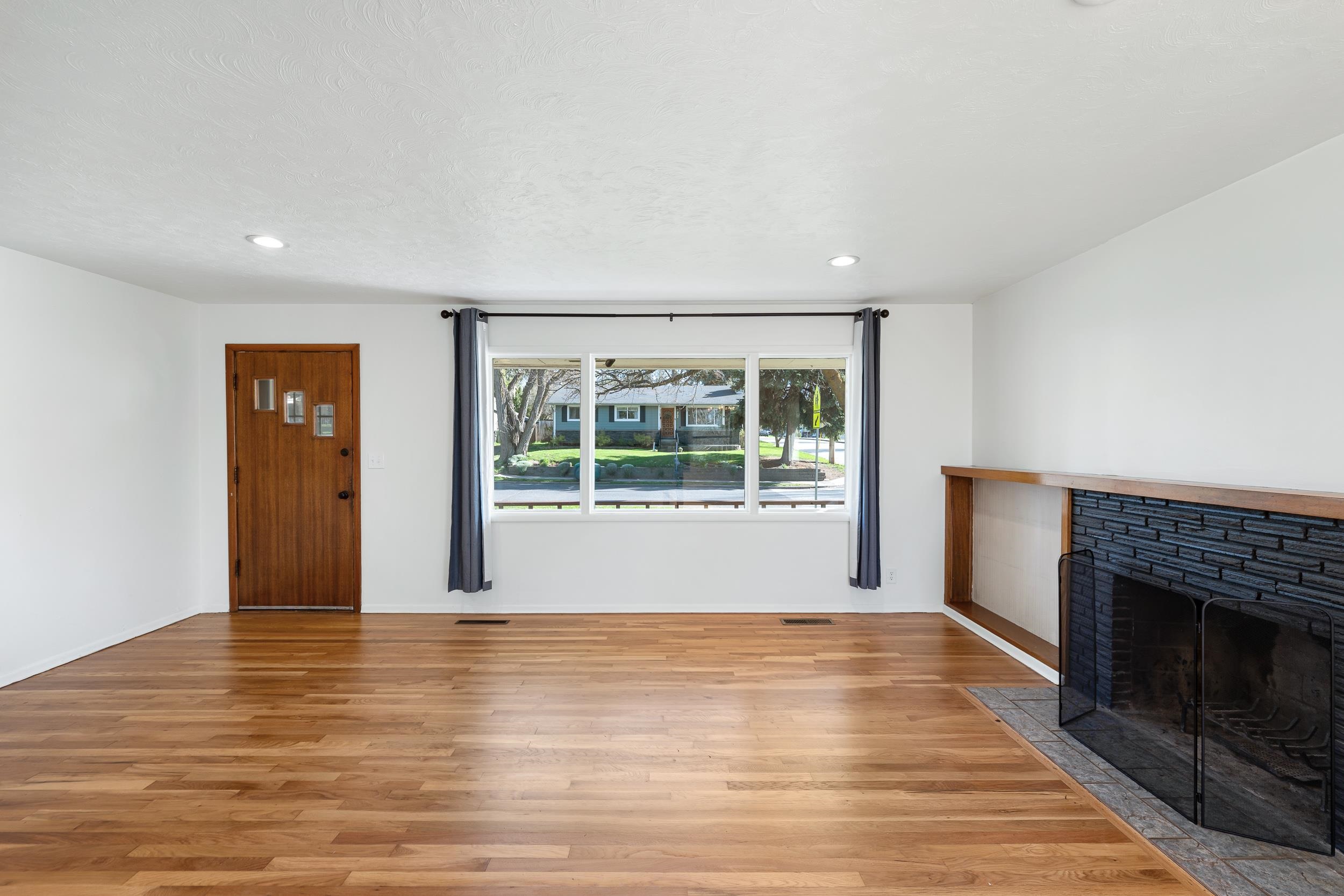 3403 East 22nd Avenue Spokane, WA 99223 - Photo 3 of 50
