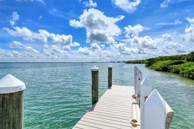 $1,195,000 | 360 Gulf Of Mexico Drive, Unit 322, Longboat Key, FL 34228
