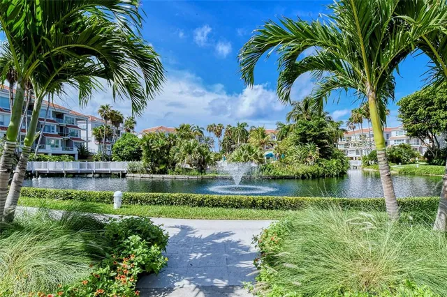 $1,195,000 | 360 Gulf Of Mexico Drive, Unit 322, Longboat Key, FL 34228