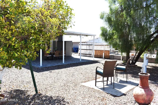 a view of room with air conditioner duct and windows