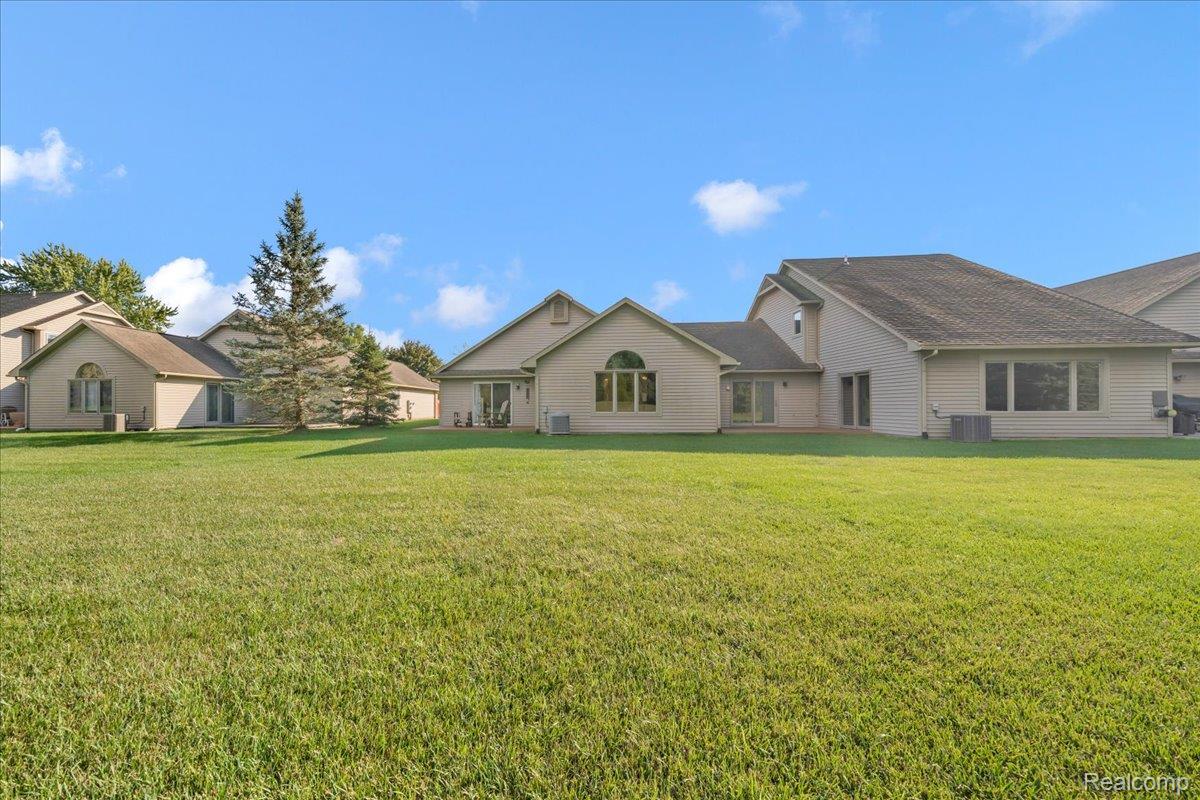 3018 Rivers Edge Drive North Wayne, MI 48184 - Photo 35 of 37 35-DSC06603.jpg