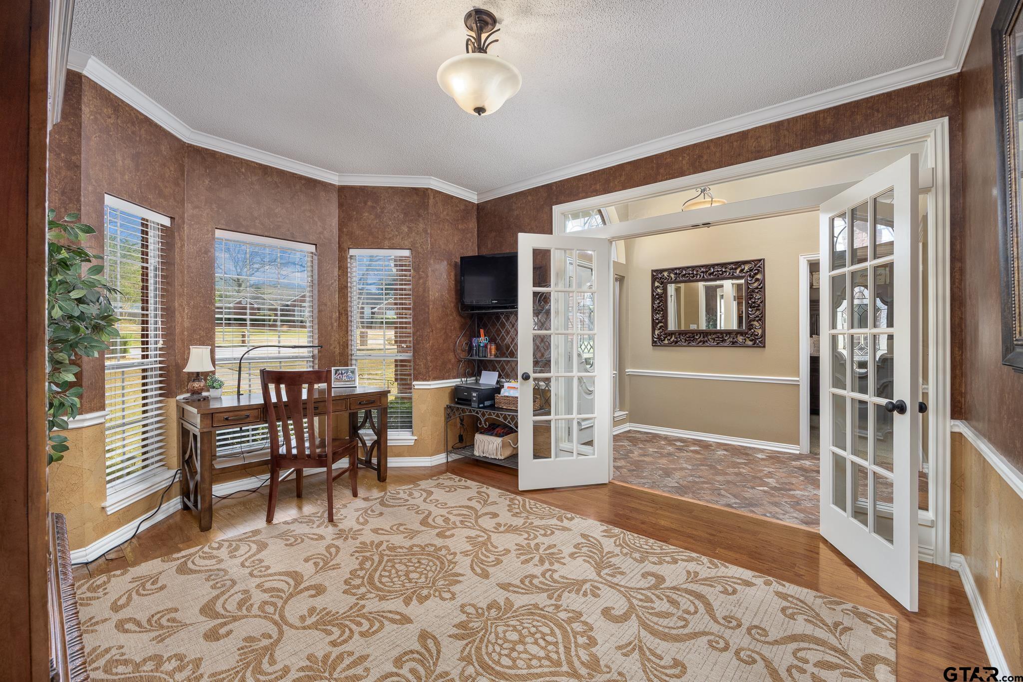 18344 Springmill Court Flint, TX 75762 - Photo 8 of 45 a living room with furniture and a window