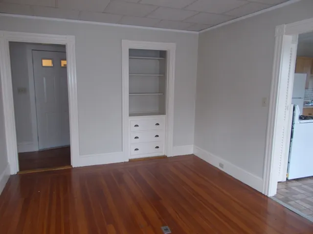 $1,975 | 49 Pine Street, Unit 2, Fitchburg, MA 01420