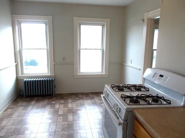 $1,975 | 49 Pine Street, Unit 2, Fitchburg, MA 01420