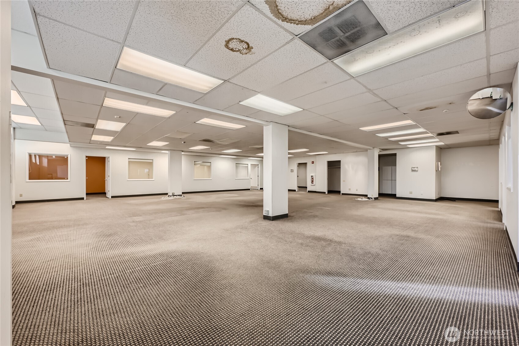 4220 Aurora Avenue North Seattle, WA 98103 - Photo 15 of 18 a view of an empty room