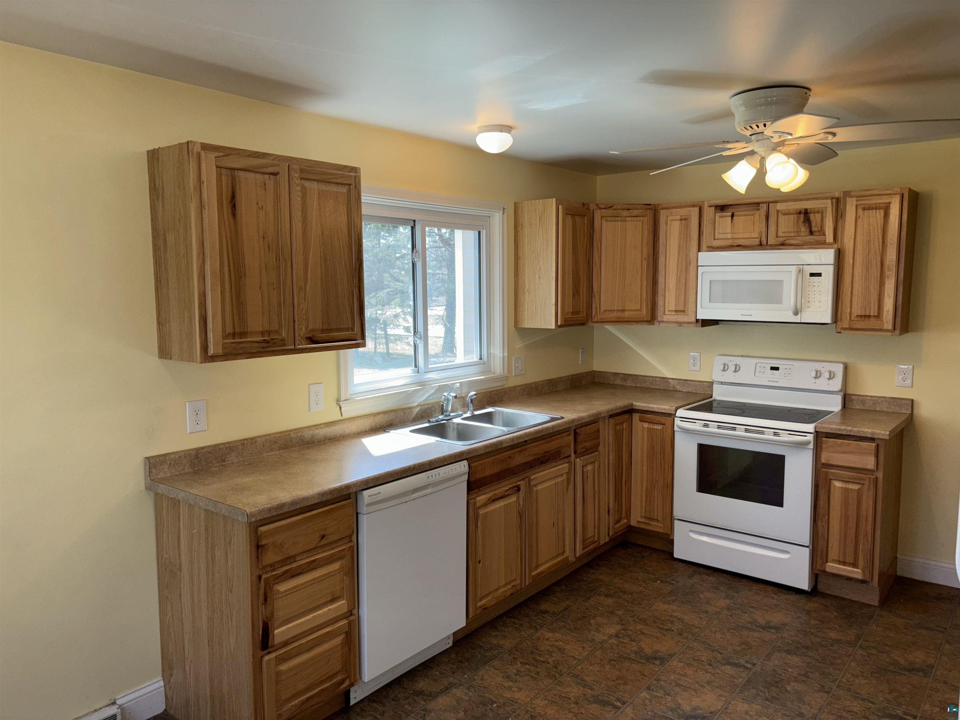 1405 Anderson Road Duluth, MN 55811 - Photo 3 of 26 Gallery Image 3