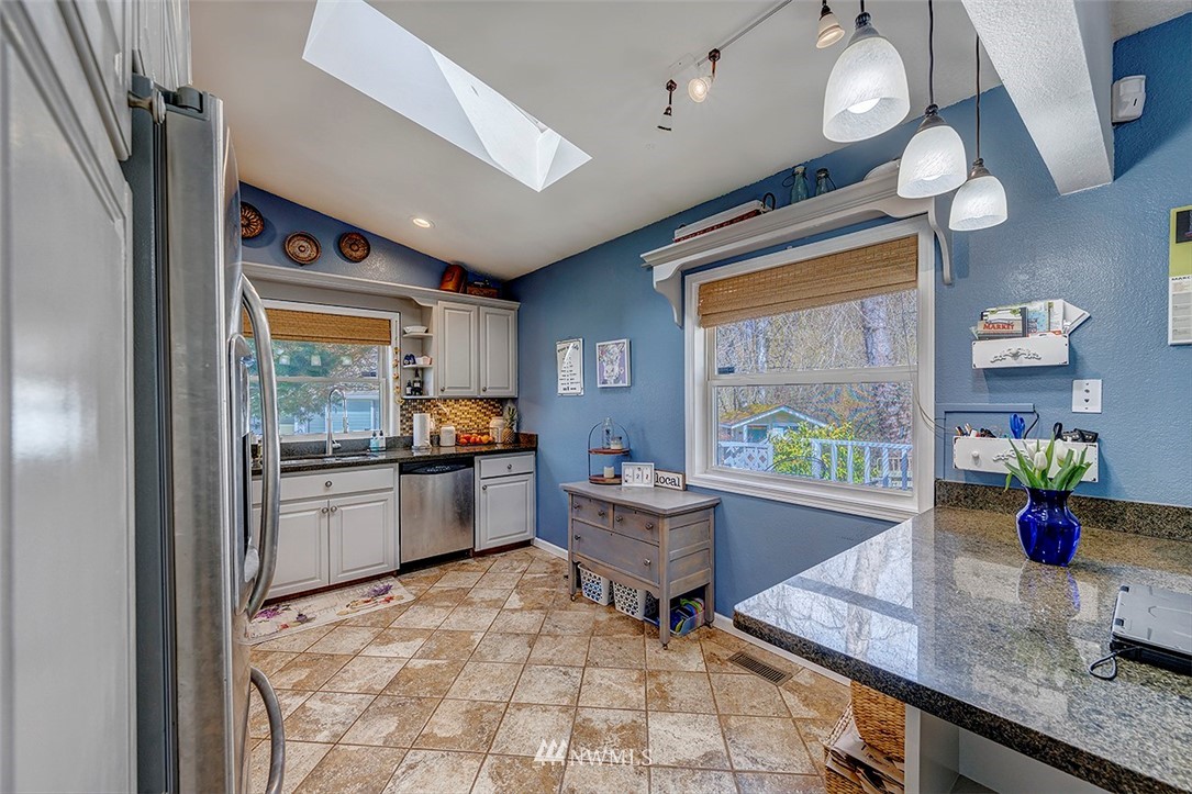 1213 220th Place Southwest Bothell, WA 98021 - Photo 7 of 16