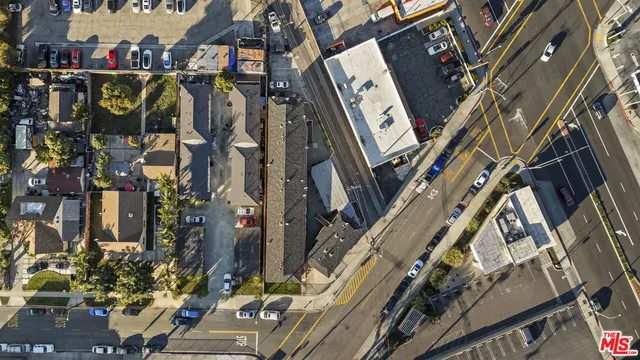 a view of an outdoor space