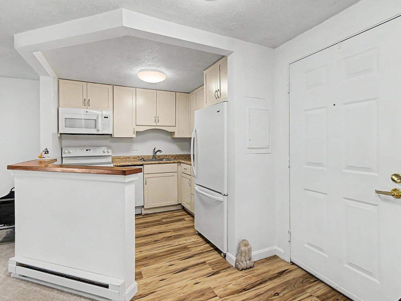 4127 The Terraces Shelburne, VT 05482 - Photo 3 of 26