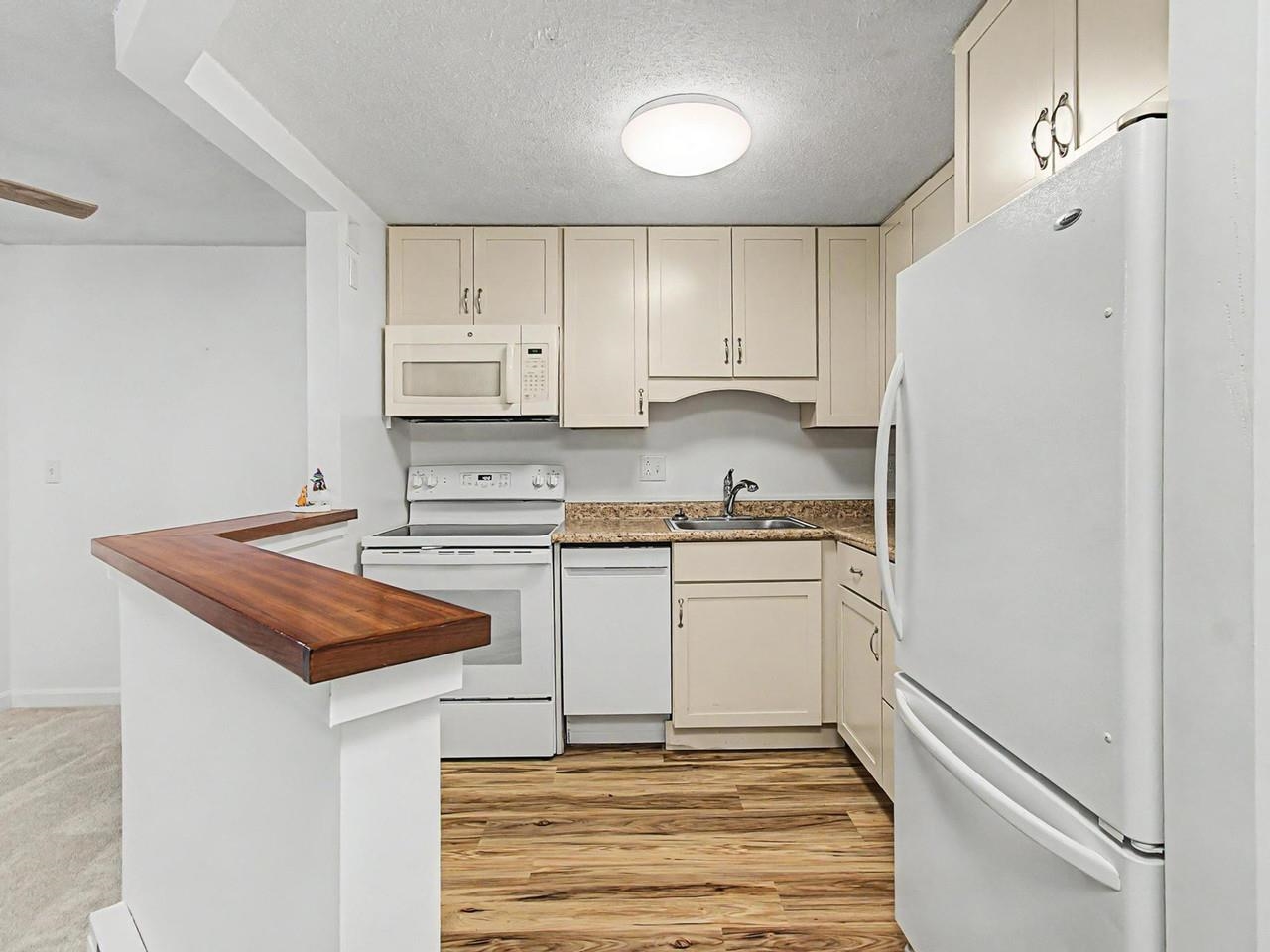 4127 The Terraces Shelburne, VT 05482 - Photo 4 of 26