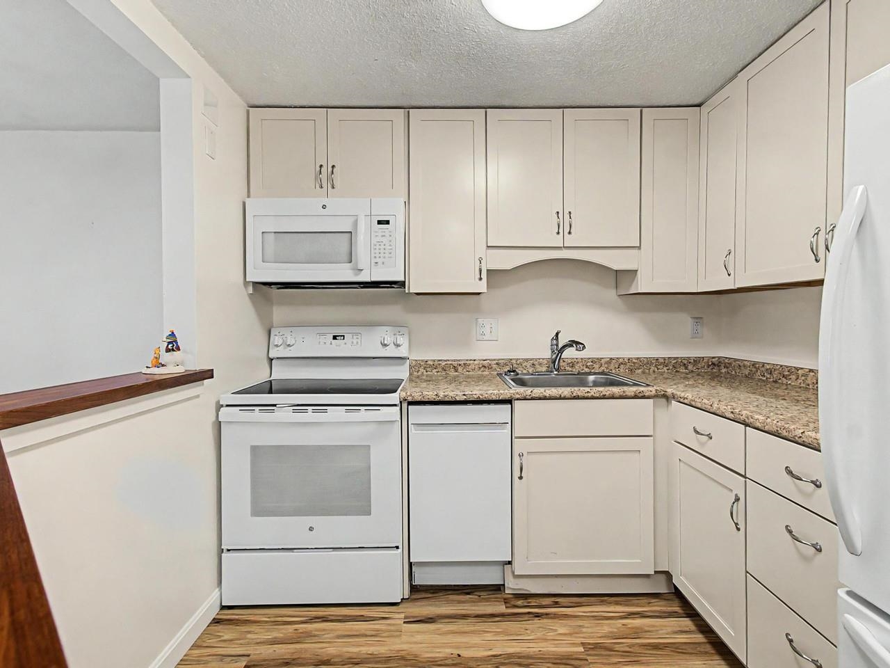 4127 The Terraces Shelburne, VT 05482 - Photo 6 of 26