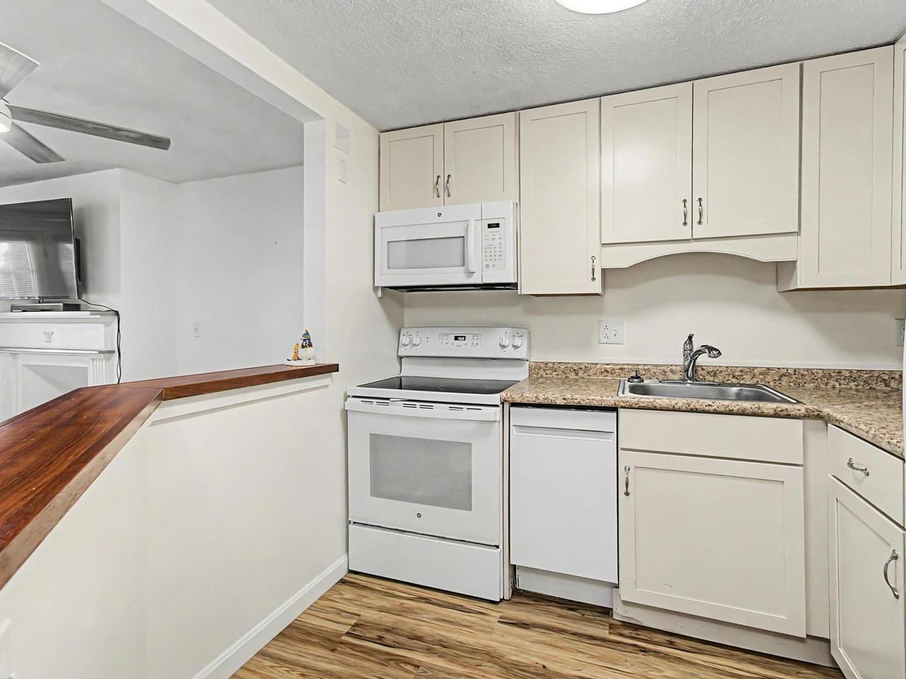 4127 The Terraces Shelburne, VT 05482 - Photo 7 of 26