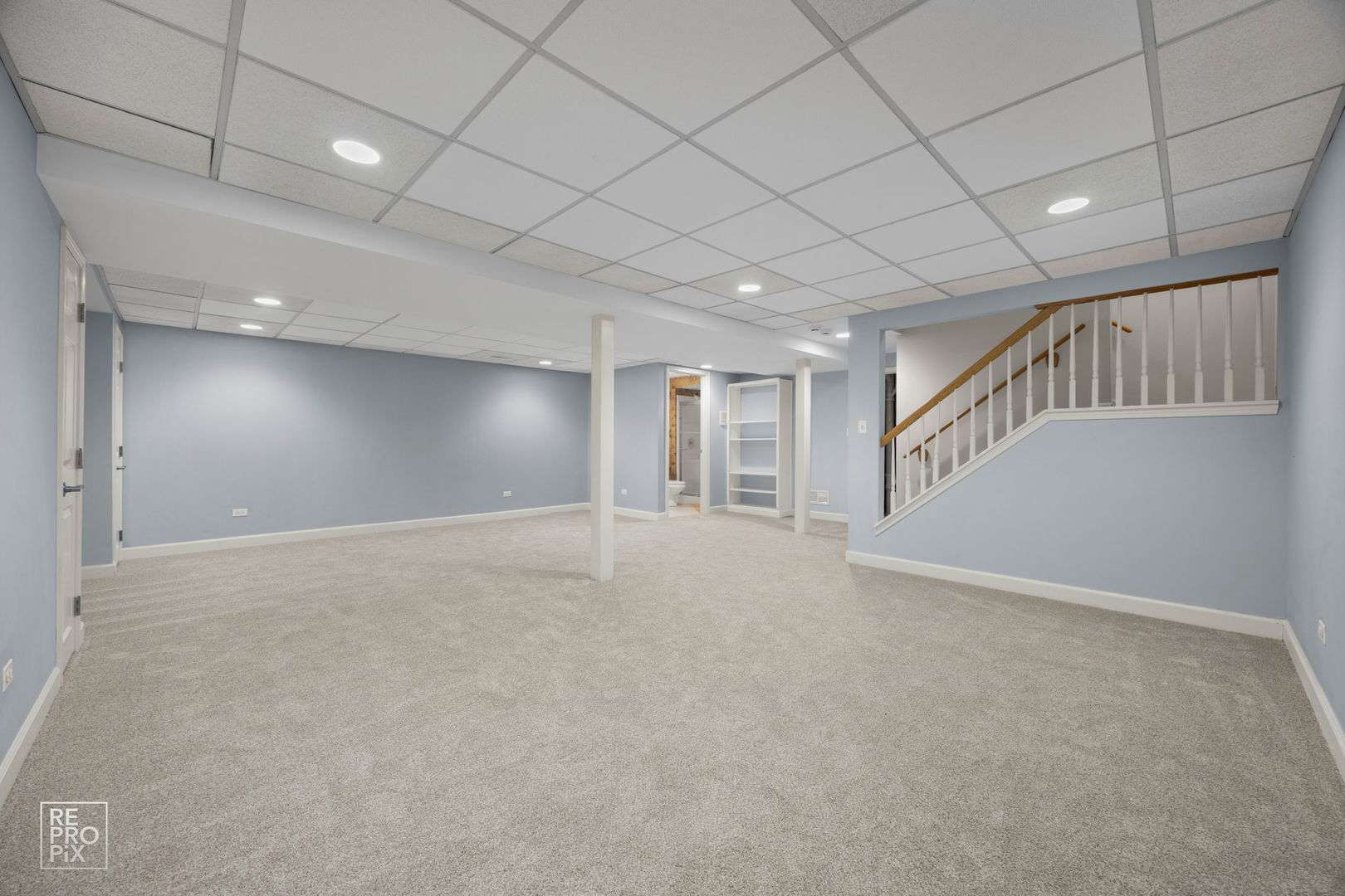 536 West Evergreen Street Wheaton, IL 60187 - Photo 14 of 17 a view of an empty room