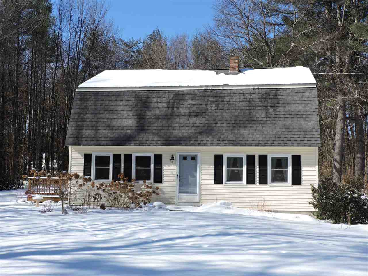 51 Oak Hill Road Concord, NH 03301 - Photo 2 of 21