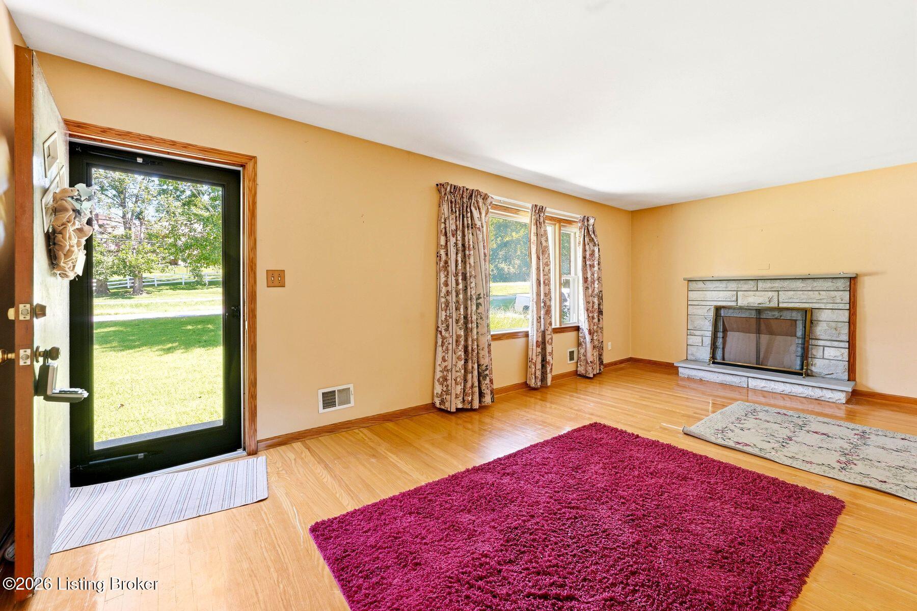 9615 3rd Street Road Louisville, KY 40272 - Photo 4 of 63 photo_online_003
