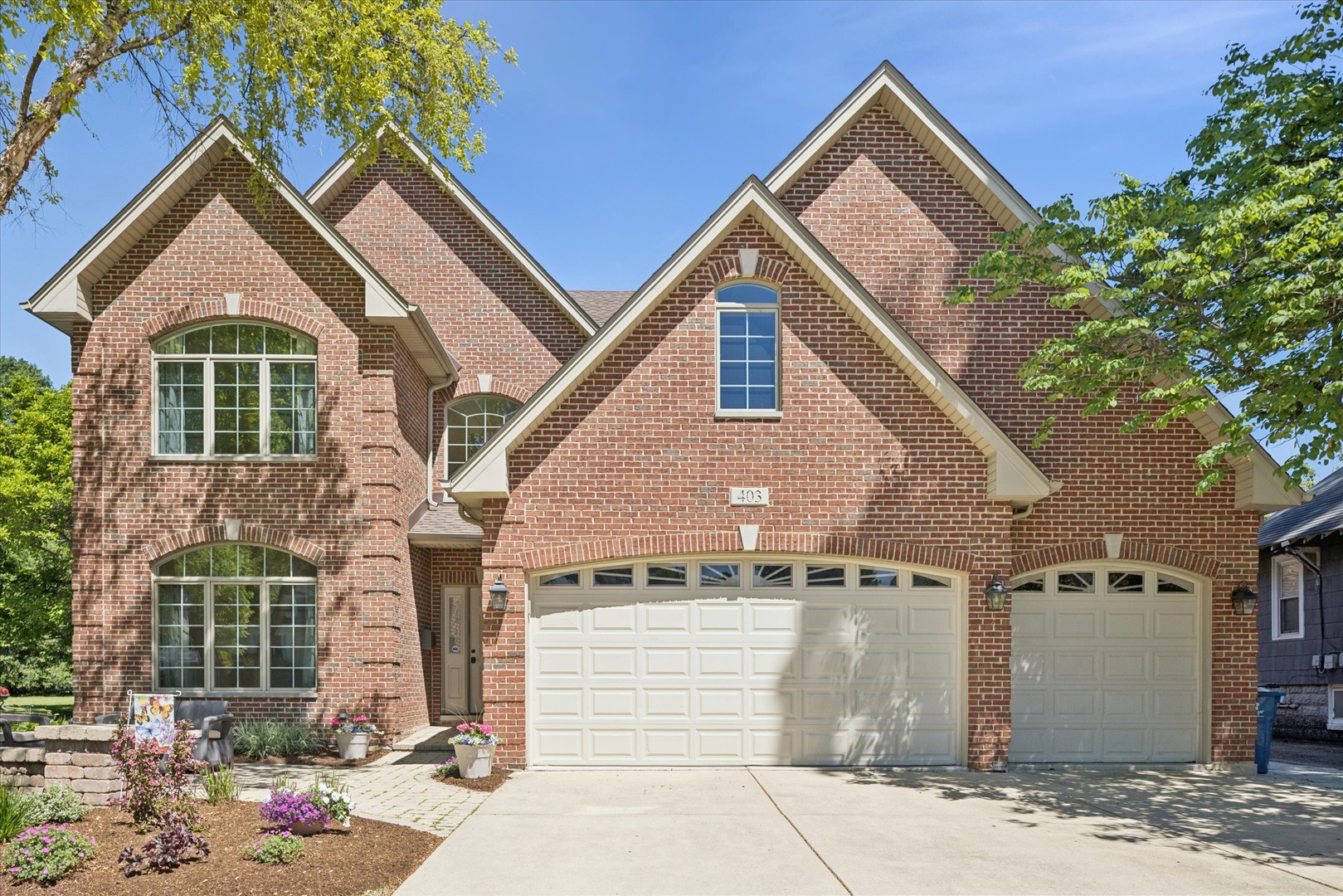 403 South Fairview Avenue Elmhurst, IL 60126 - Photo 2 of 34