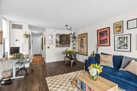 $269,000 | 3660 North Lake Shore Drive, Unit 507, Chicago, IL 60613