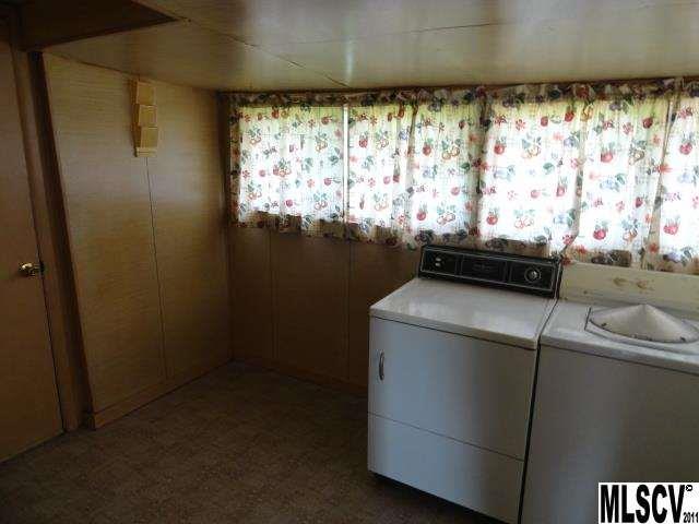 4321 Hickory Nut Ridge Road Hudson, NC 28638 - Photo 8 of 19 Gallery Image 8