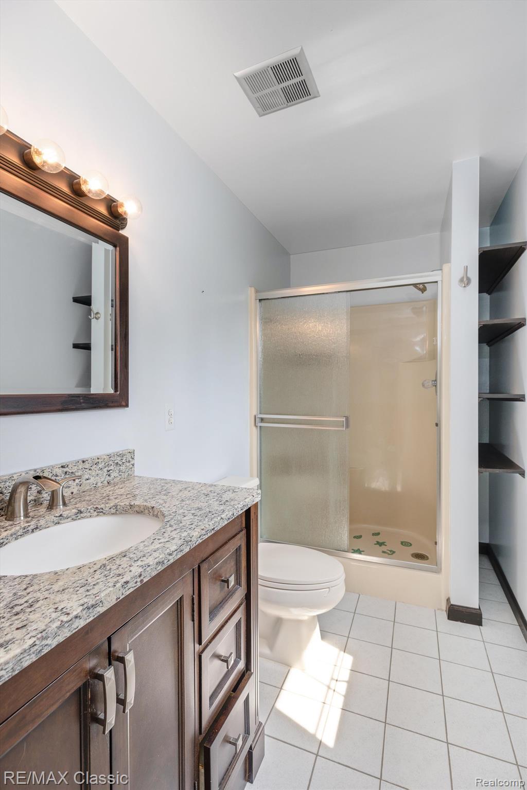 25490 Wixom Road Novi, MI 48374 - Photo 34 of 54 Main Floor Full Bath