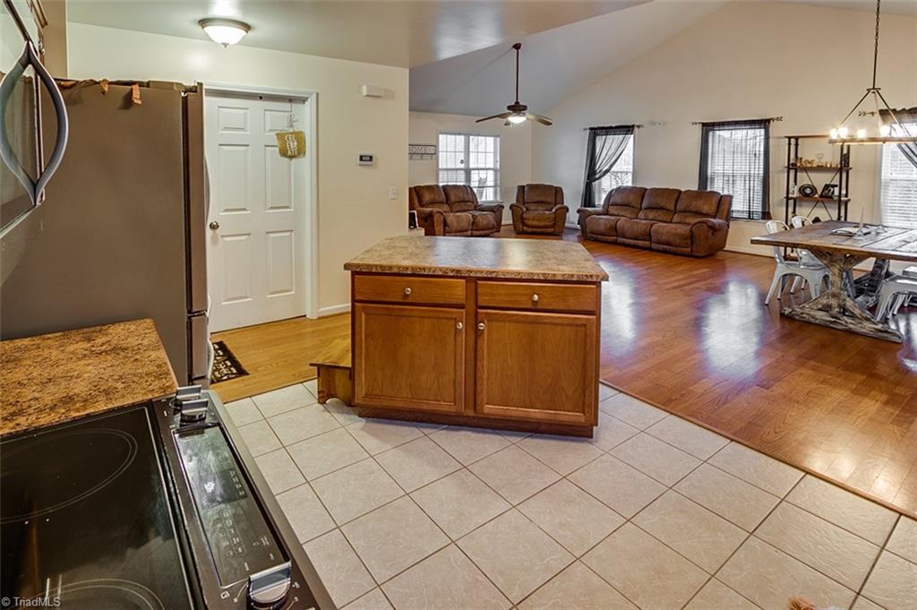2487 Danny Bell Road Asheboro, NC 27205 - Photo 12 of 30 Gallery Image 12