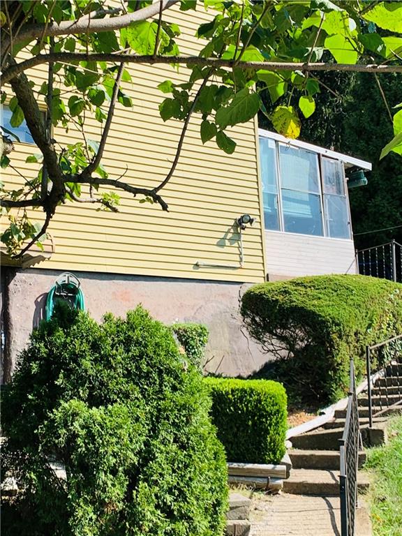 533 Ridge Avenue McKees Rocks, PA 15136 - Photo 2 of 12